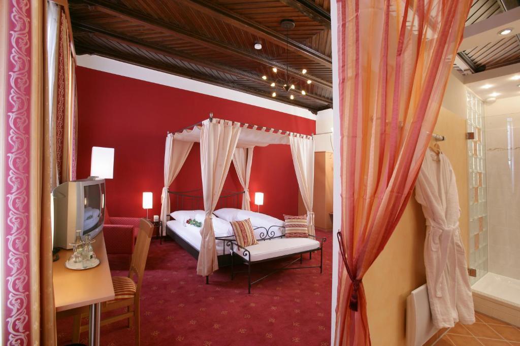 Altstadt-Hotel Zieglerbraeu داخاو الغرفة الصورة